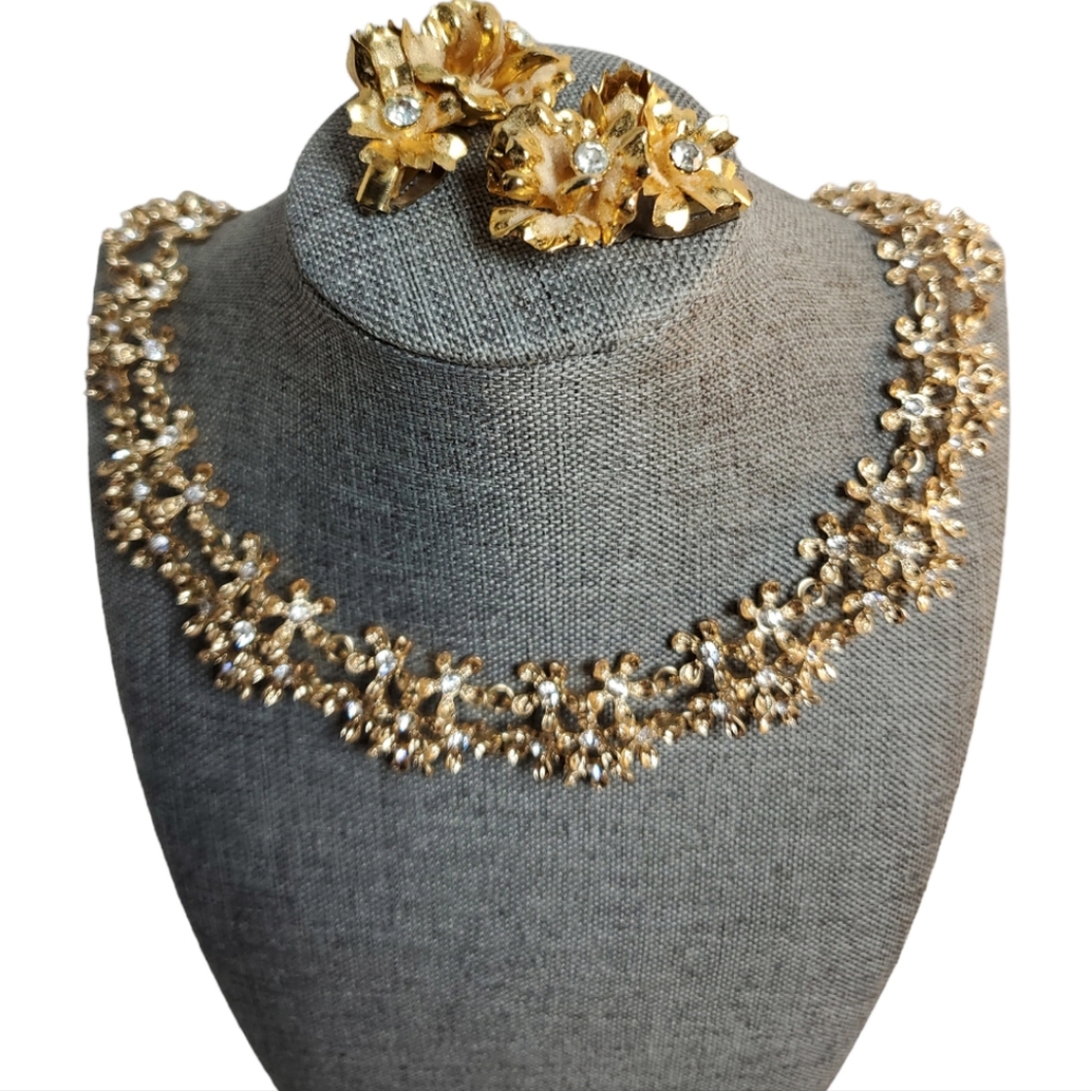 VINTAGE GOLD TONE ORNATE FLORAL CLUSTER NECKLACE & AUSTRALIAN GOLD TONE EARRINGS